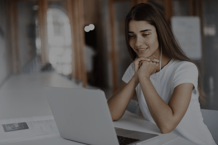 Análisis de sentimiento: cómo saber lo que realmente piensan de tu marca (y no lo que te dicen)
