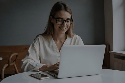 Cómo medir el ROI del Advocacy Marketing sin perderse en los datos
